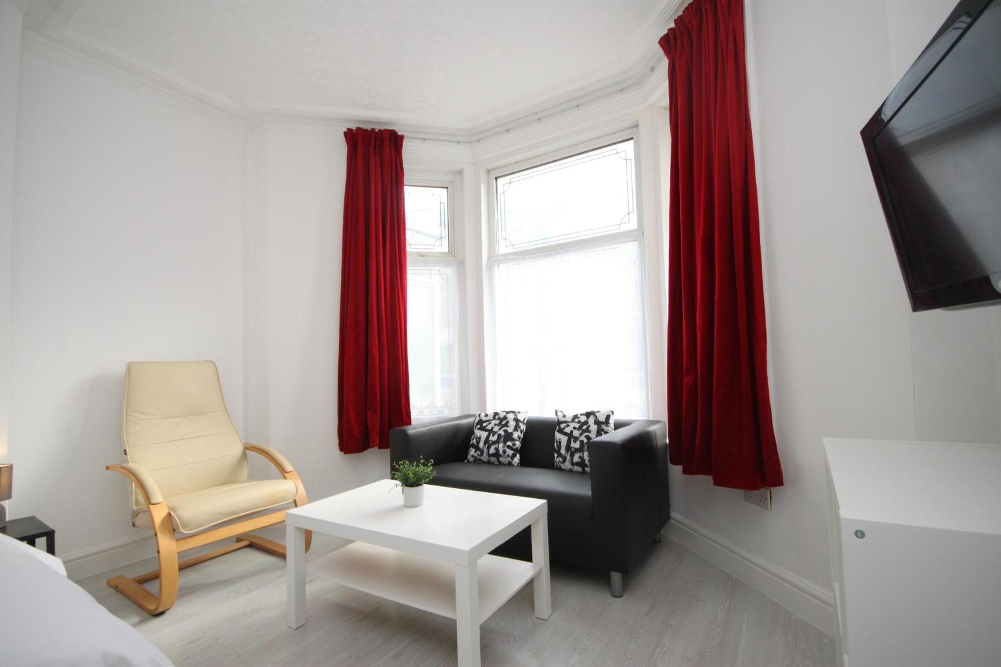 Barton Beachside Apartments - Free Parking, Modern Chic, Central Beach Location, Some Sea Views - Families Couples Or Over 23 Years Blackpool Chambre photo